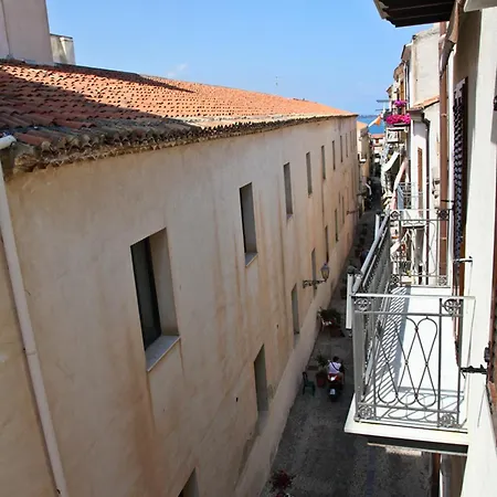 Palazzo Villelmi Bed and Breakfast
