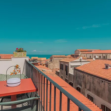 Nocleg ze śniadaniem Palazzo Villelmi Cefalù