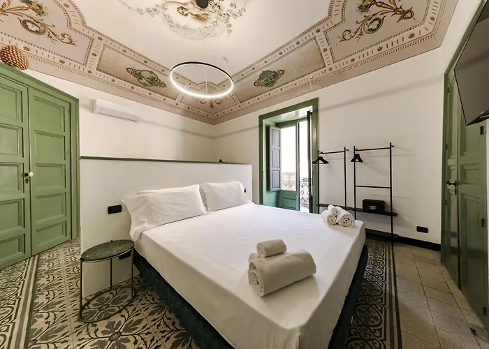 Nocleg ze śniadaniem Palazzo Villelmi 4*